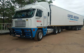 Lloyds Logistics - refridgerated. Max laden weights on each axle 18000kgs - 30pallets